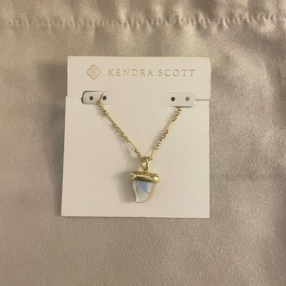 Kendra Scott Olena Necklaces Carved Shark Gold Tone